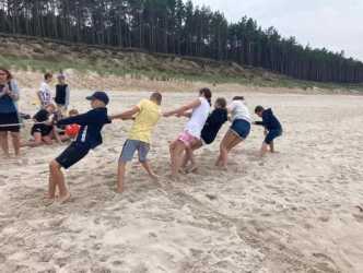 JASTRZĘBIA GÓRA 2026 - Aquapark z rekinami, Laser Tag, Misja Specjalna, labirynt z niespodziankami !!!  Kolonia 7-13 lat, obóz 14-18 lat.